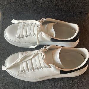 EUC Alexander McQueen womens Sneaker 9.5